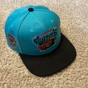Mitchell and Ness Vancouver Grizzlies flat top